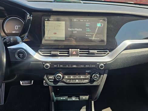 Used 2020 Kia Niro EX Premium w/ Cold Weather Package FWD image 26