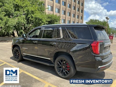 Used 2022 GMC Yukon SLT w/ SLT Premium Package image 4