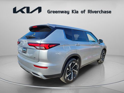 Used 2024 Mitsubishi Outlander SE image 6