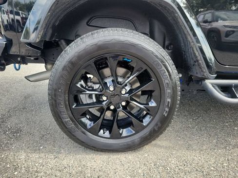 Used 2022 Jeep Wrangler Unlimited Sahara AWD/4WD image 6
