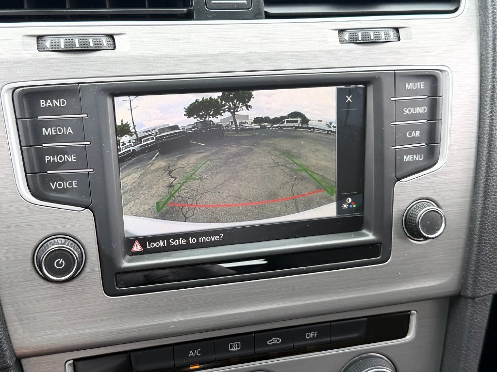 Used 2016 Volkswagen Golf S FWD image 19