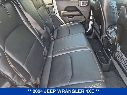Used 2024 Jeep Wrangler Unlimited Sahara w/ Technology Group AWD/4WD image 30