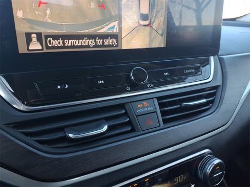 Used 2023 Nissan Altima 2.5 SL image 12