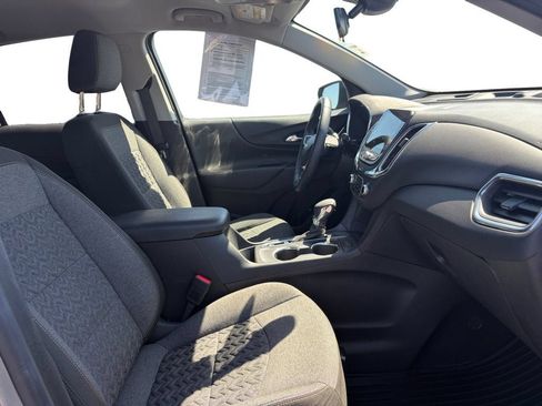 Certified 2024 Chevrolet Equinox LT FWD image 17