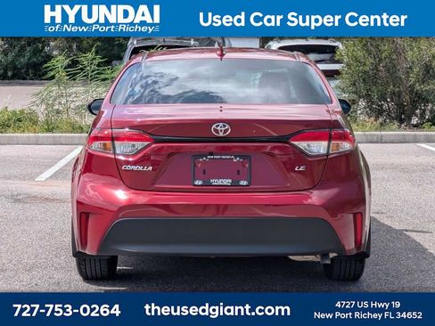 Used 2025 Toyota Corolla LE FWD image 4