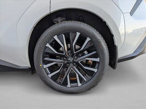 Used 2026 Toyota bZ AWD/4WD image 10
