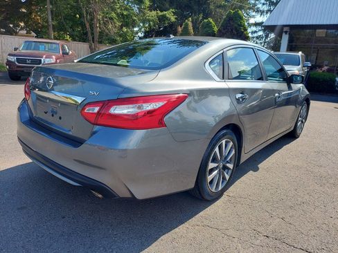 Used 2017 Nissan Altima 2.5 SV image 5