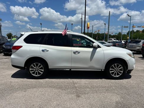 Used 2013 Nissan Pathfinder SV FWD image 5