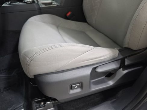 Certified 2025 Toyota Tacoma SR5 AWD/4WD image 26