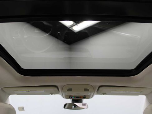 Certified 2022 Cadillac XT5 Premium Luxury image 17