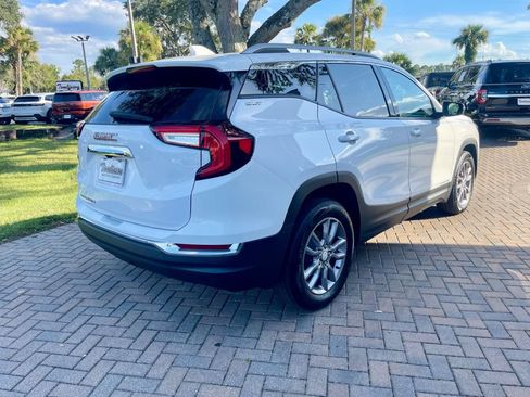 Used 2023 GMC Terrain SLT image 6