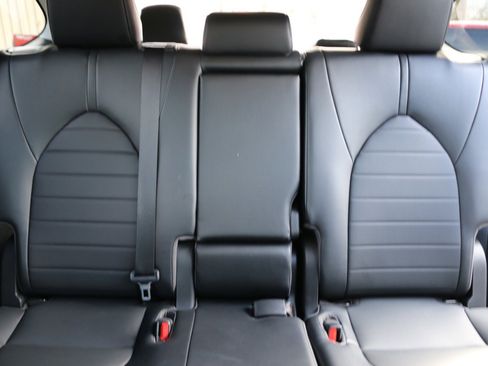 Used 2022 Toyota Highlander XLE image 28