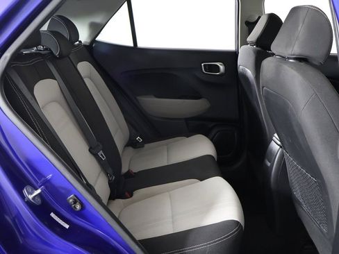 Used 2023 Hyundai Venue SEL image 27