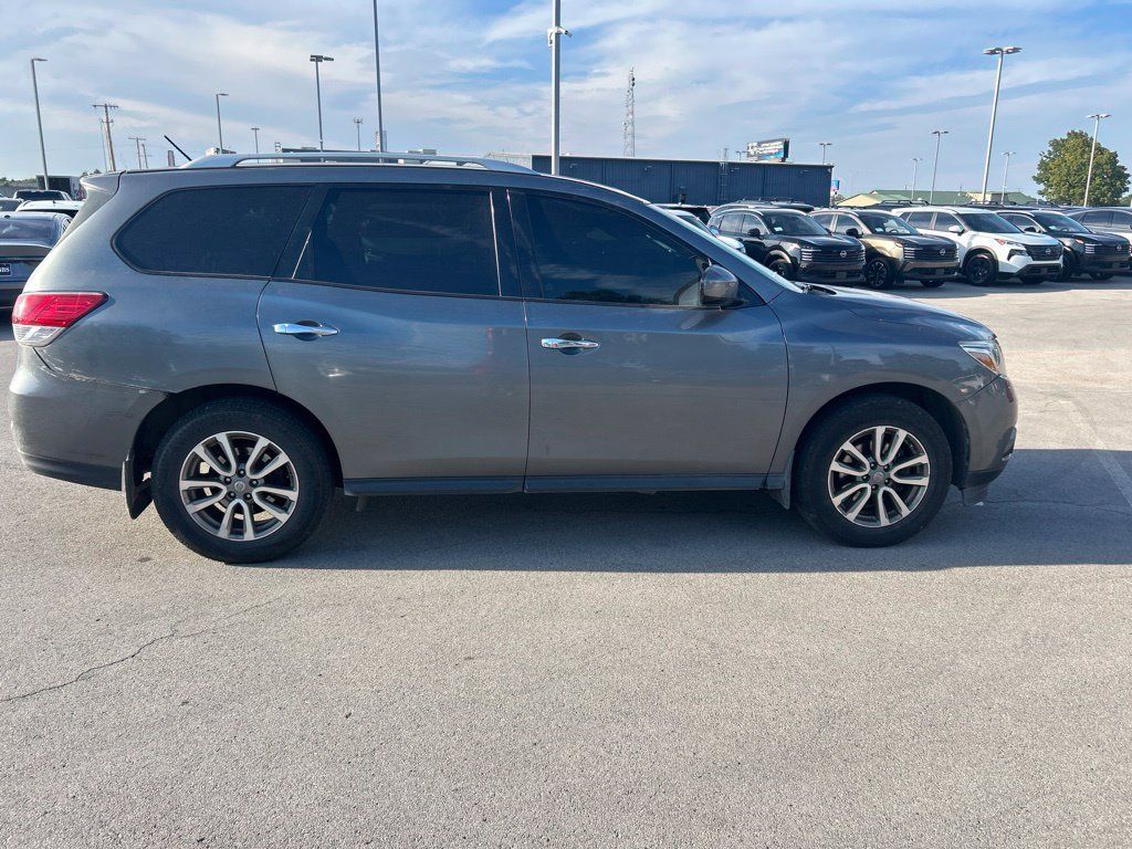 Used 2015 Nissan Pathfinder S FWD image 4