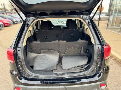 Used 2017 Mitsubishi Outlander SE image 9