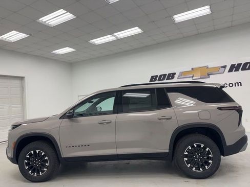 New 2026 Chevrolet Traverse Z71 w/ Driver Confidence Package AWD/4WD image 8