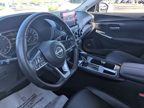 Used 2025 Nissan Sentra SR w/ SR Premium Package image 18