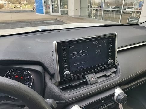 Used 2019 Toyota RAV4 XLE w/ Convenience Package image 8