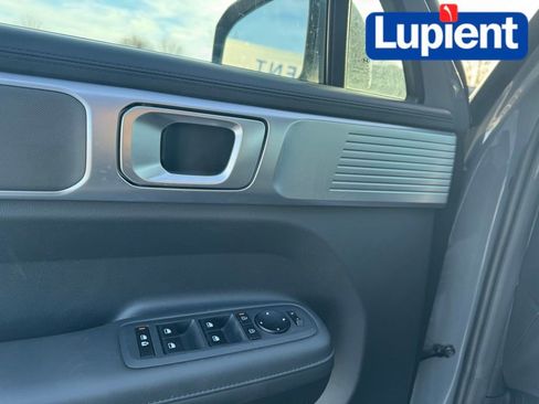 Used 2025 Hyundai Santa Fe SEL image 14