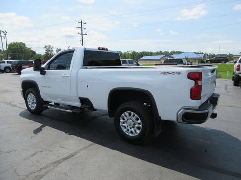 Certified 2022 Chevrolet Silverado 2500 LT w/ Convenience Package AWD/4WD image 10