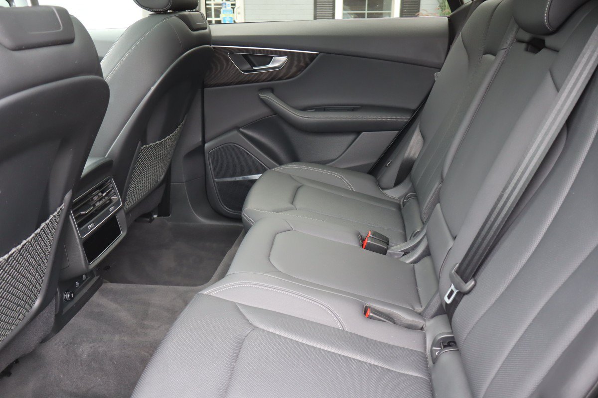Used 2023 Audi Q8 Premium Plus AWD/4WD image 31