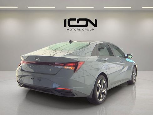 Used 2023 Hyundai Elantra SEL w/ Convenience Package image 3