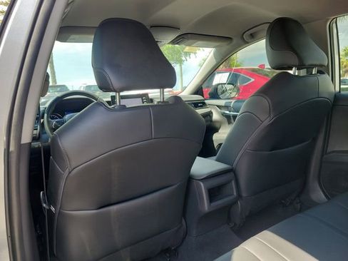 Used 2022 Toyota Camry SE FWD image 10