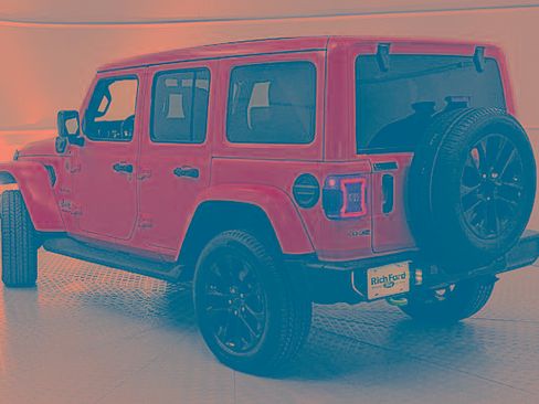 Used 2023 Jeep Wrangler Unlimited Sahara w/ Cold Weather Group image 4