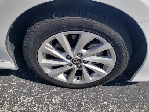 Used 2024 Toyota Camry LE w/ Convenience Package FWD image 9