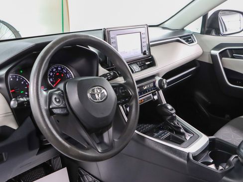 Used 2020 Toyota RAV4 XLE FWD image 22