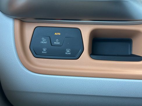 New 2025 Volkswagen ID. Buzz 1st Edition image 25