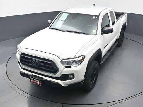 Used 2023 Toyota Tacoma SR5 AWD/4WD image 35
