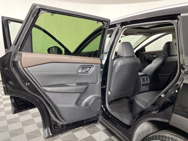 Used 2023 Nissan Rogue SV w/ SV Premium B Package FWD image 42