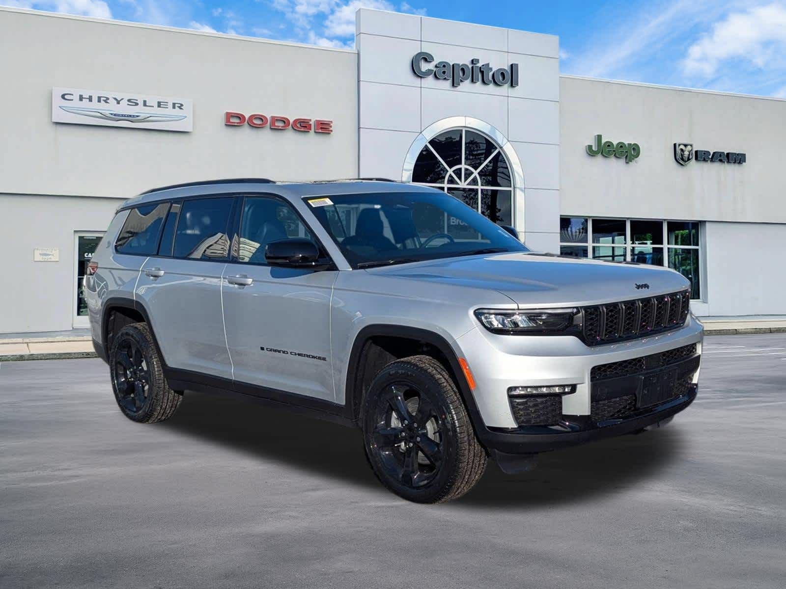 New 2025 Jeep Grand Cherokee L Limited w/ Black Appearance Package AWD/4WD image 1