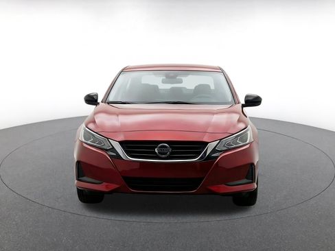 Used 2025 Nissan Altima 2.5 SV FWD image 2