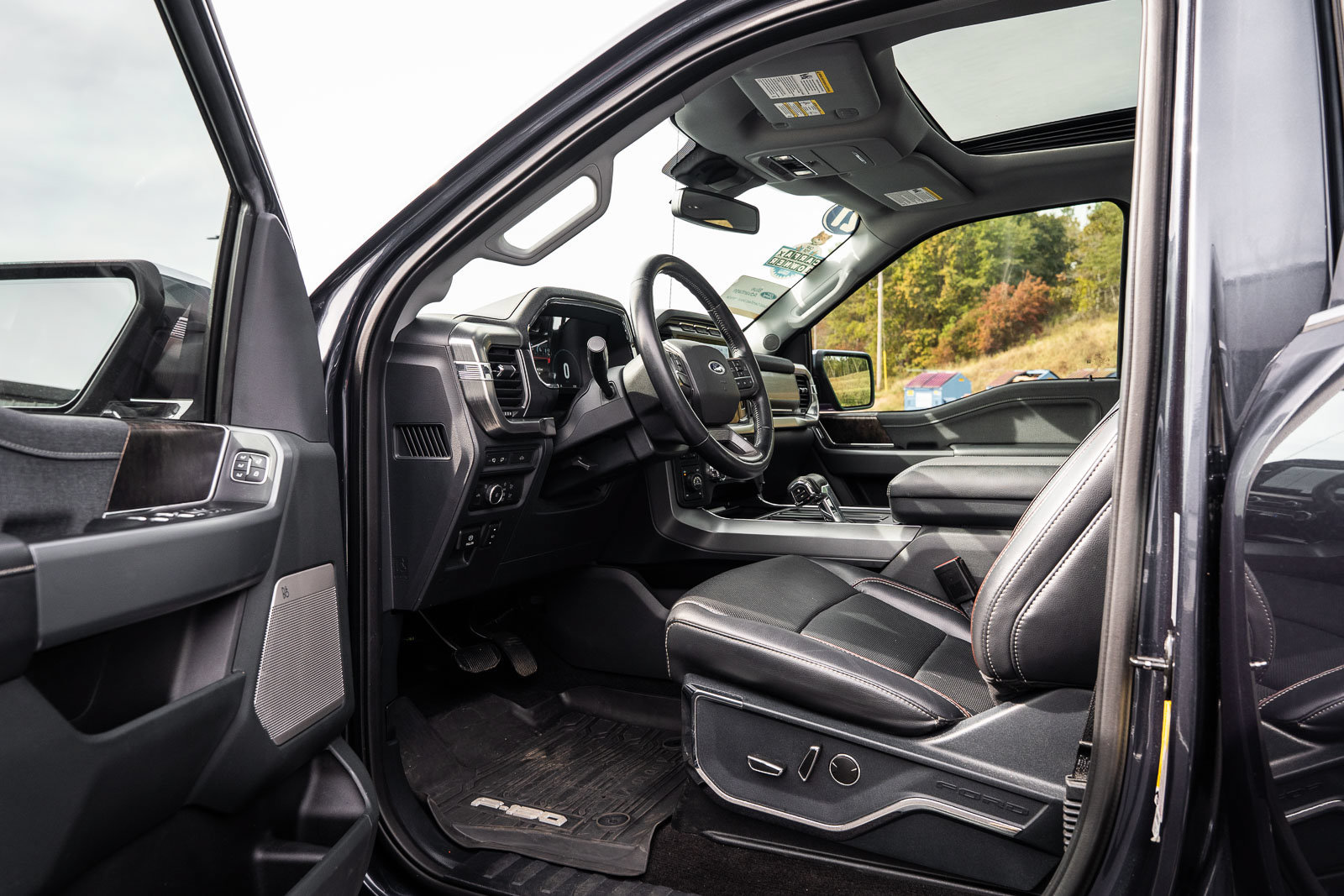Used 2021 Ford F150 Lariat AWD/4WD image 17
