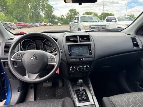 Used 2020 Mitsubishi Outlander Sport ES AWD/4WD image 7