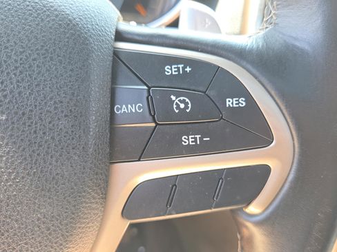 Used 2016 Jeep Grand Cherokee Limited image 27