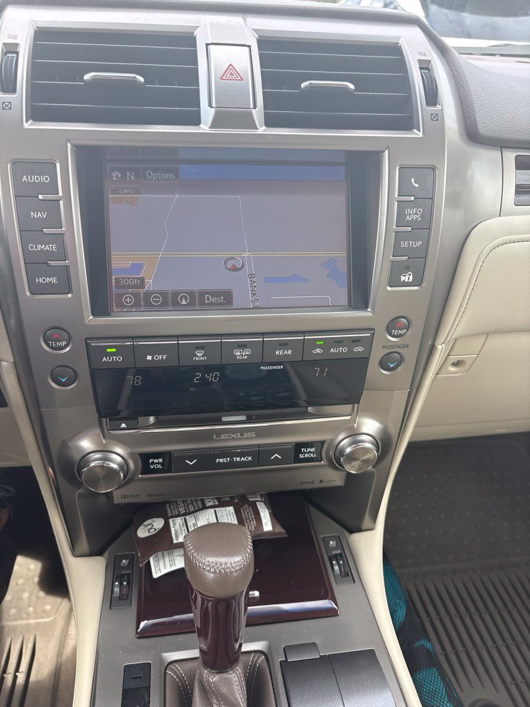 Used 2015 Lexus GX 460 w/ Premium Package AWD/4WD image 3