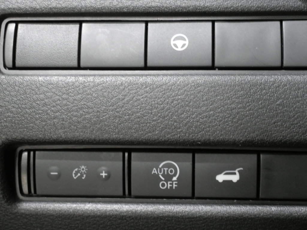 Used 2024 Nissan Rogue SV AWD/4WD image 14