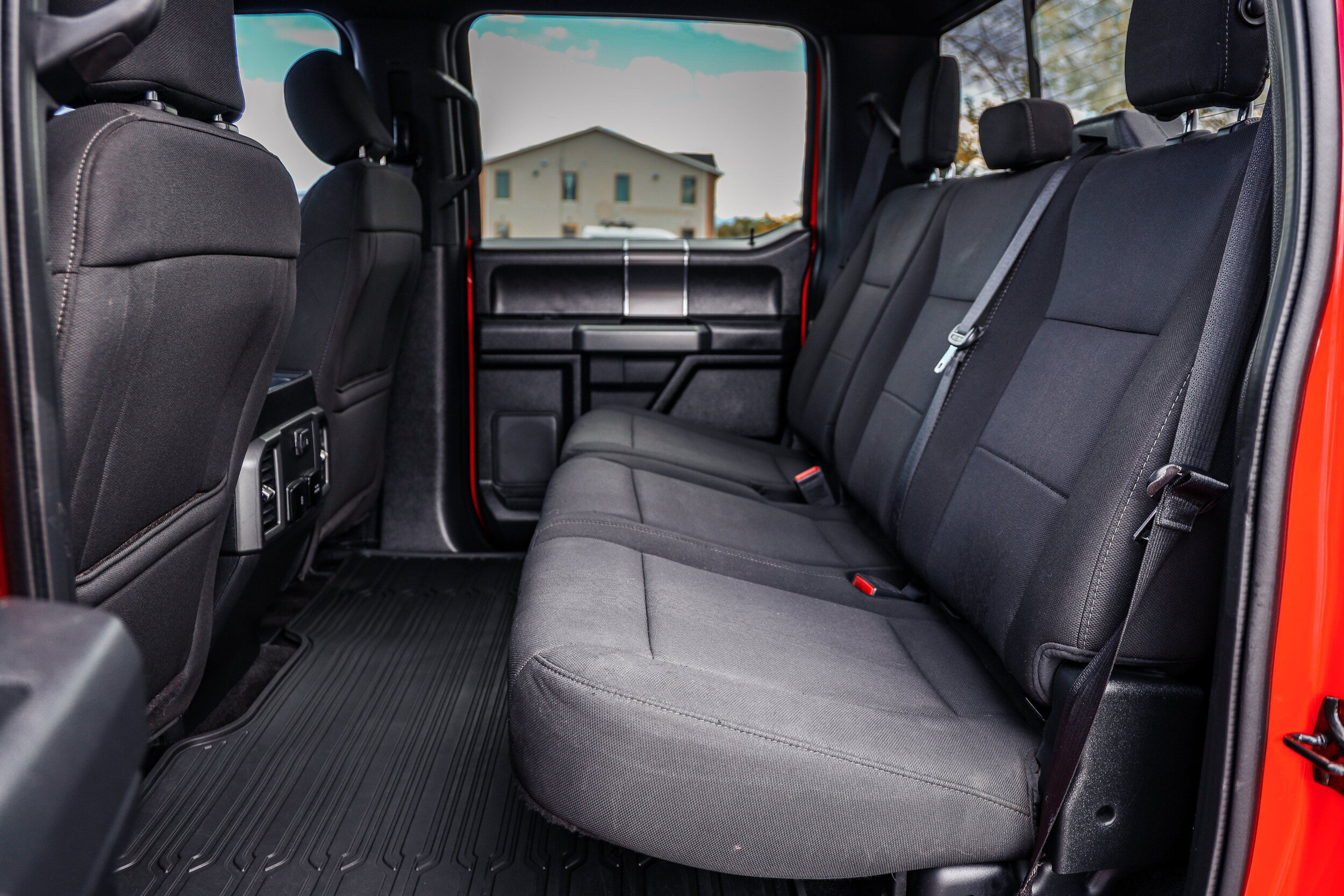 Used 2018 Ford F150 XLT w/ Equipment Group 302A Luxury AWD/4WD image 12