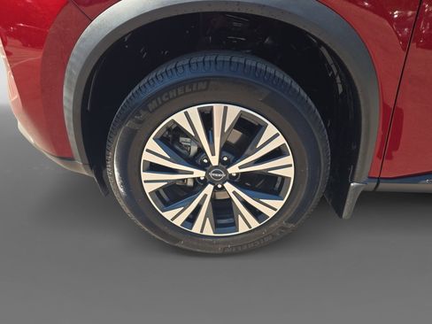 Certified 2022 Nissan Rogue SV w/ SV Premium Package FWD image 10