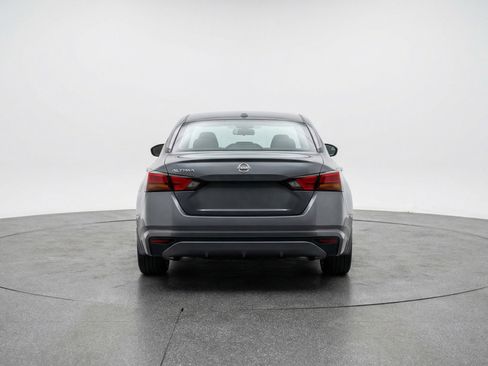 Used 2025 Nissan Altima 2.5 SV FWD image 7