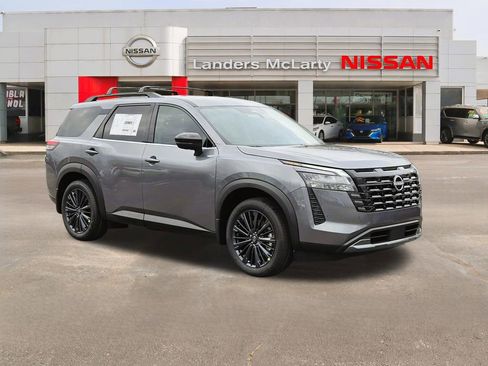 New 2026 Nissan Pathfinder SL w/ Cargo Package FWD image 1