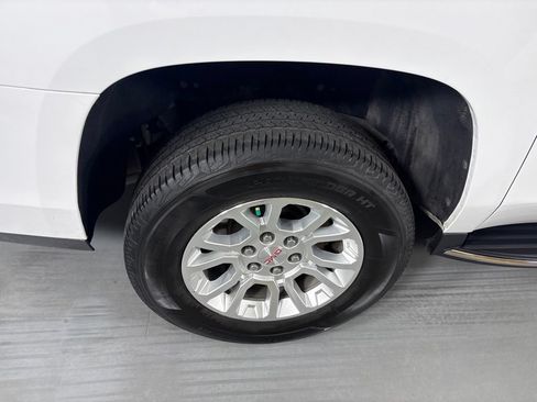 Used 2019 GMC Yukon XL SLT AWD/4WD image 10
