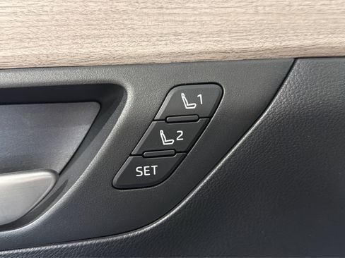 Used 2025 Toyota Grand Highlander AWD image 18