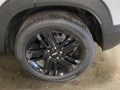 New 2026 Chevrolet TrailBlazer LT w/ Midnight Edition AWD/4WD image 9