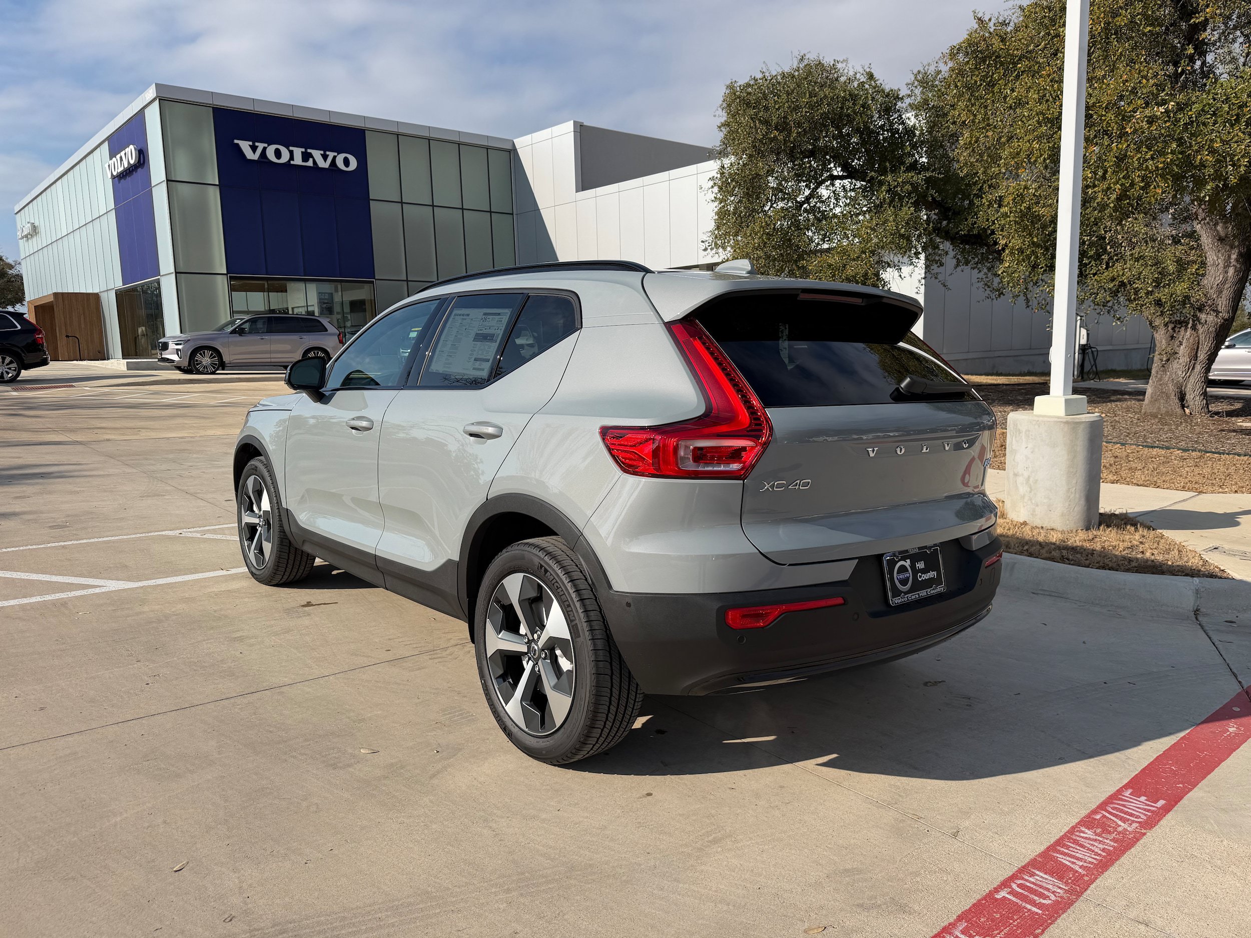 New 2026 Volvo XC40 B5 Plus w/ Protection Package Premier AWD/4WD image 4