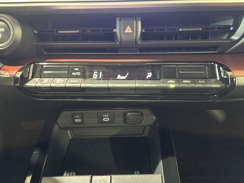 Certified 2025 Toyota Prius Plug-In Hybrid image 20