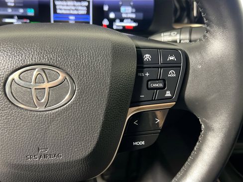 Used 2023 Toyota Crown AWD/4WD image 19